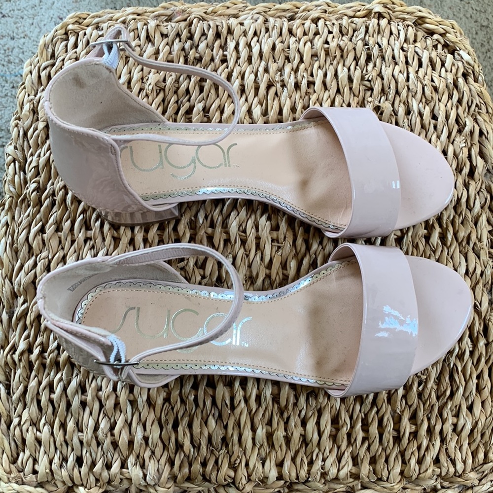 EUC.  Blush patent leather shoes.  Size 10 - Picture 2 of 6